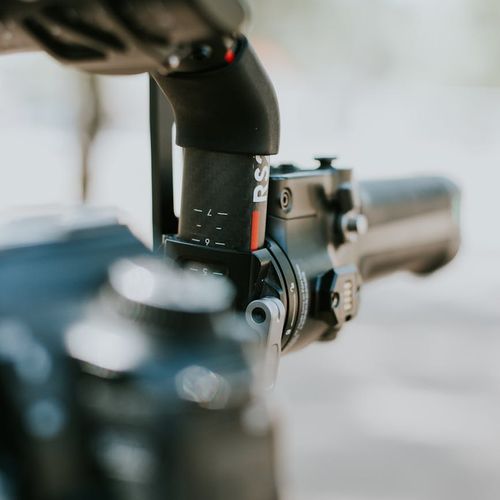 Focus and stability in manual tasks